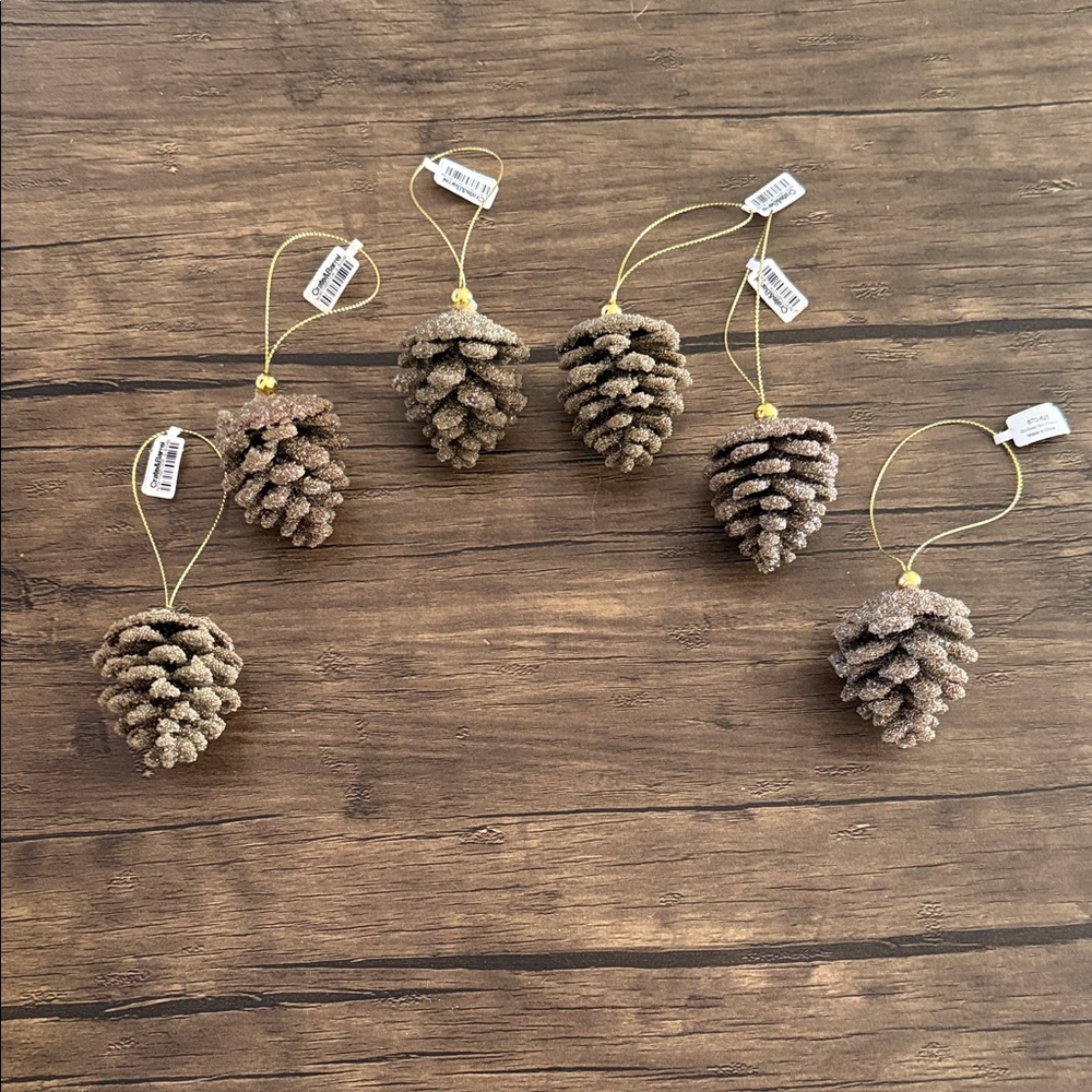 Crate&Barrel Rustic Brown Pinecone Ornaments. Set of 6.